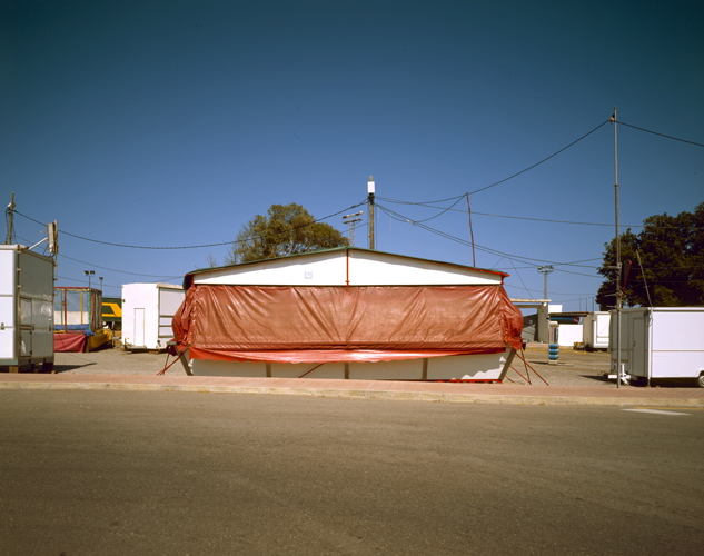 Walking Around - Manuel Pinar